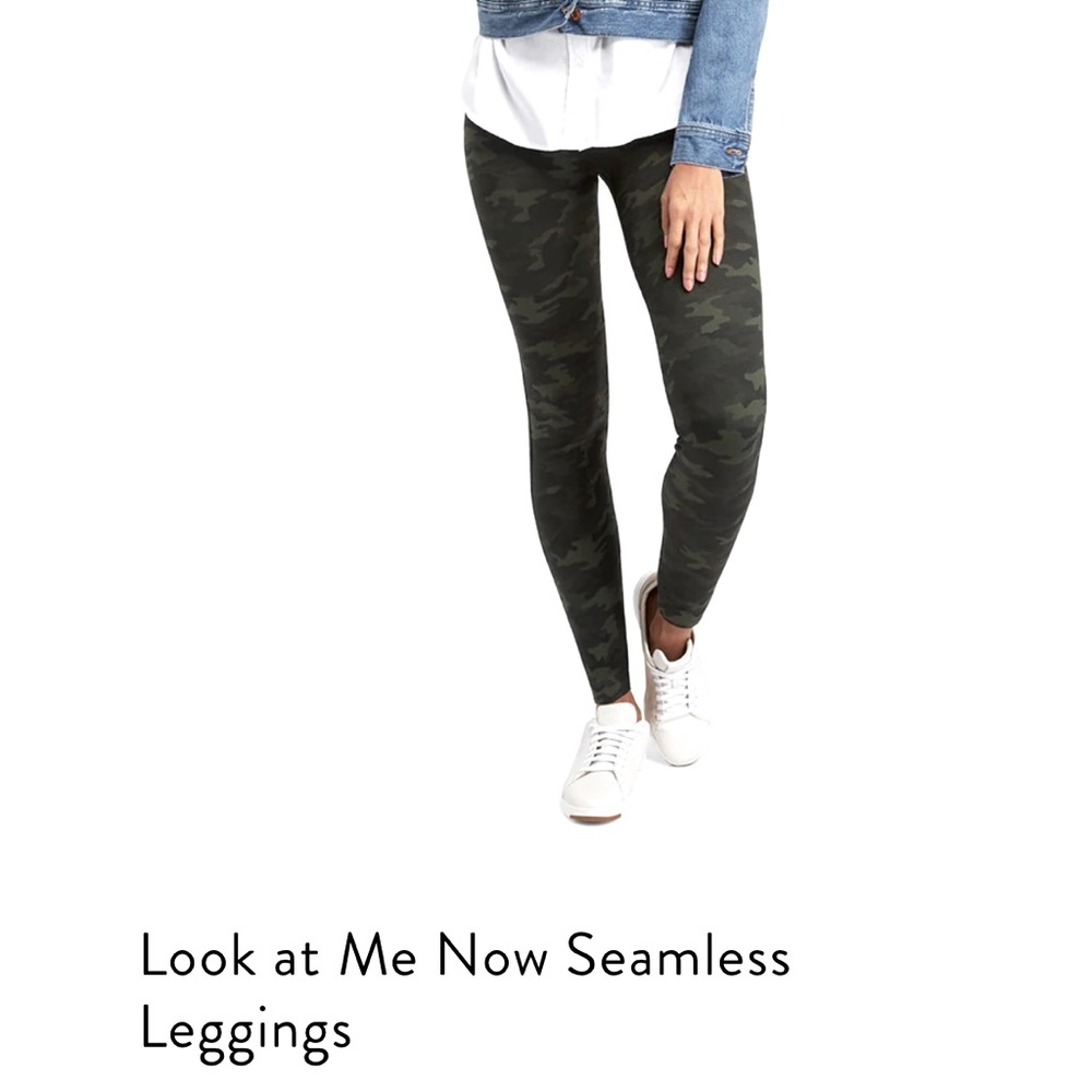 Spanx. Look at Me Now leggings. Large.